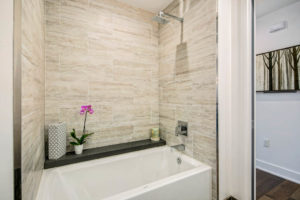 West Grove Pasadena condominiums, 125 Hurlbut Street - Bathroom