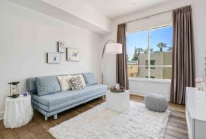 West Grove Pasadena condominiums, 125 Hurlbut Street - Living room
