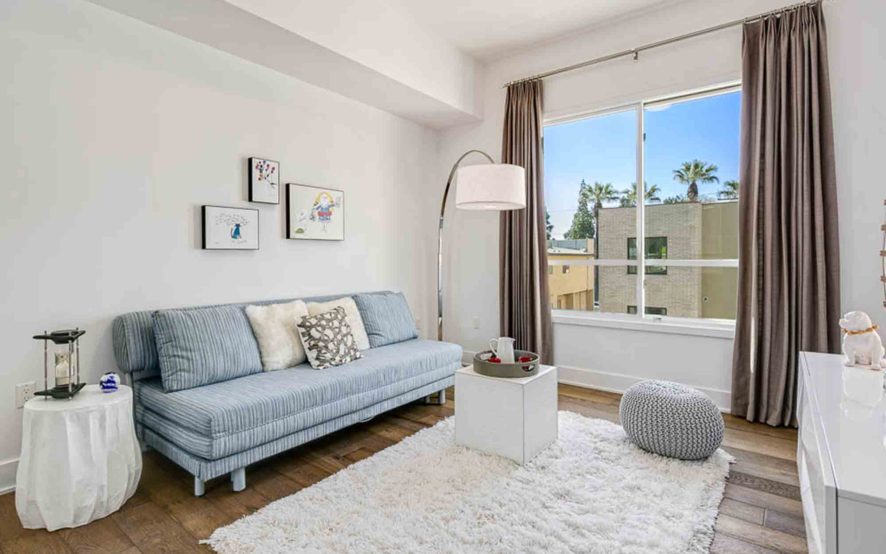 West Grove Pasadena condominiums, 125 Hurlbut Street - Living room