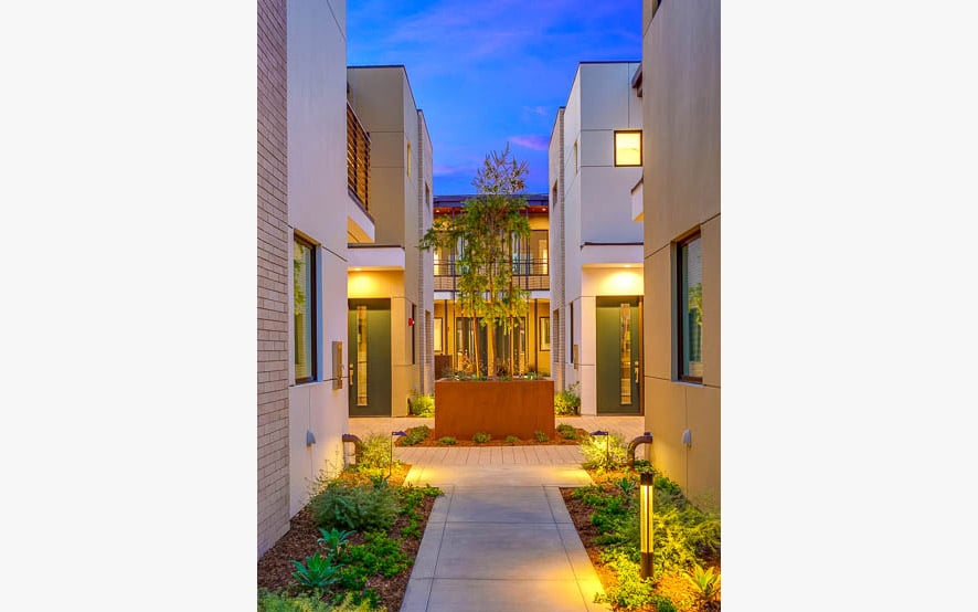 West Grove Pasadena condominiums, 125 Hurlbut Street - Exterior front